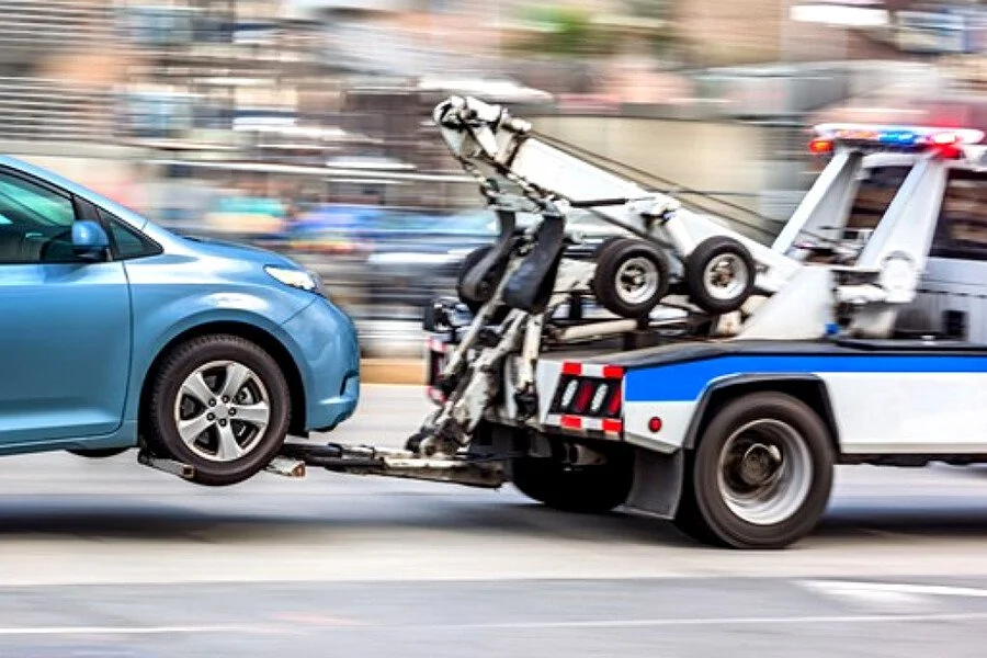 Commercial Tow Truck in Ogden Ave, Brookfield IL